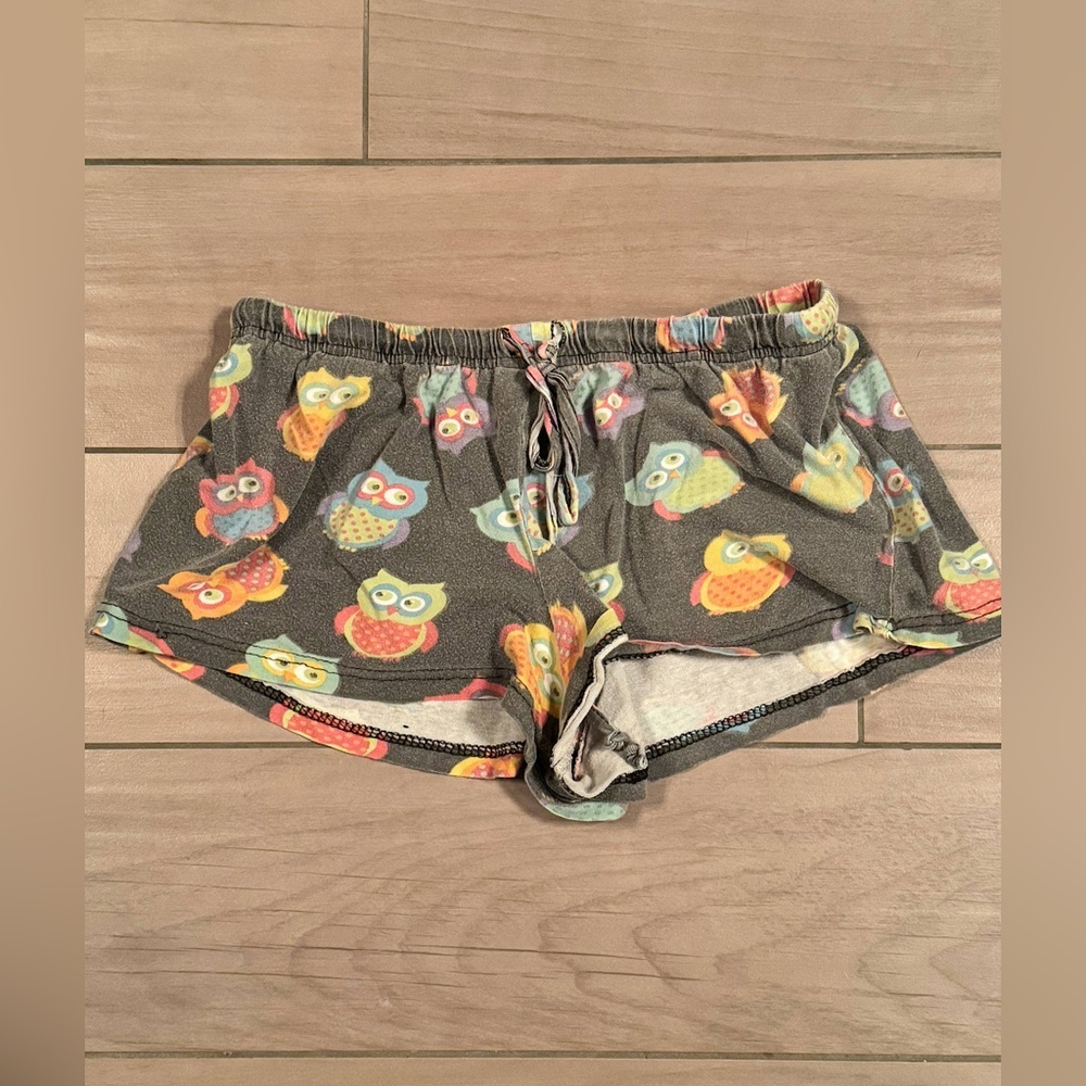 Gray Owl Print Shorts SMALL - Picture 1 of 5